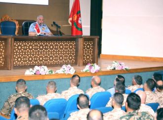 مدير الأمن العام يحاضر في كلية القيادة والأركان الملكية