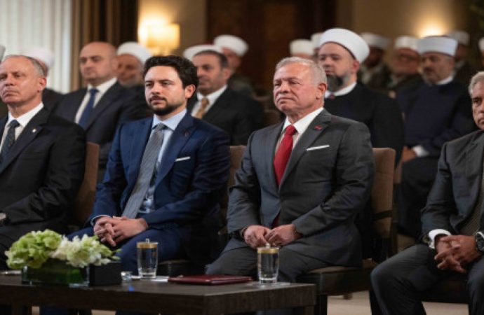 الملك وولي العهد يتلقيان برقيات تهنئة بذكرى المولد النبوي الشريف