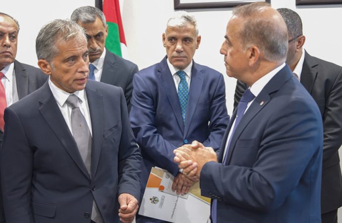 رئيس الوزراء يوجه لدراسة إمكانية زيادة مدة صلاحية جواز السفر
