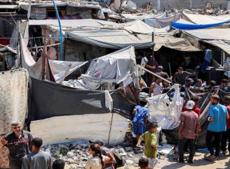 جيش الاحتلال الإسرائيلي يدعو سكان مدينة غزة للانتقال إلى “منطقة إنسانية” جنوبا