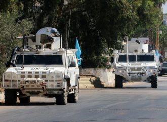 اليونيفيل: مسيرات إسرائيلية أسقطت قنابل يدوية قرب قوات حفظ السلام في لبنان