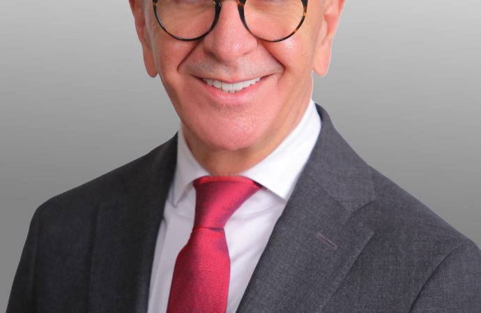 المهندس عماد المطارنة رئيساً لمجلس إدارة مجمع الملك الحسين للأعمال