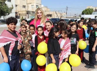 بالصور : الأديبة د. سارة طالب السهيل تقدم قراءة قصصية للأطفال خلال افتتاح مكتبة في كلية البطريركية الوطنية بالأشرفية بدعم من جمعية نادي ليونز عمان إيلا .