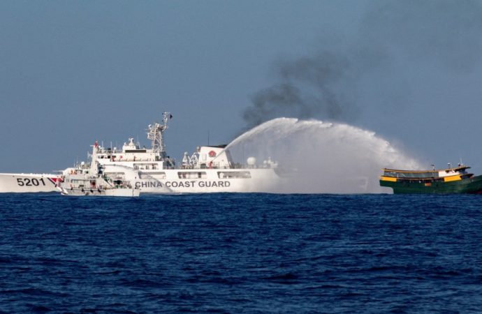 الجيش الصيني يحذر الفلبين من الاستفزازات في بحر الصين الجنوبي
