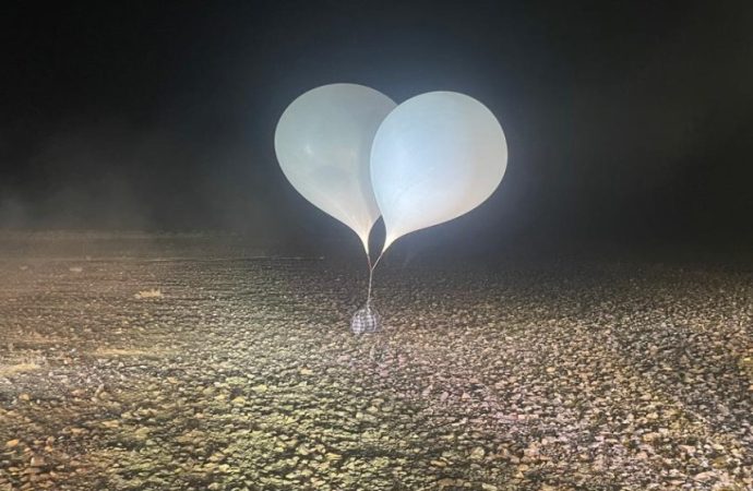 الجيش يحبط 4 محاولات تهريب مخدرات بوساطة بالونات في المنطقة الشرقية