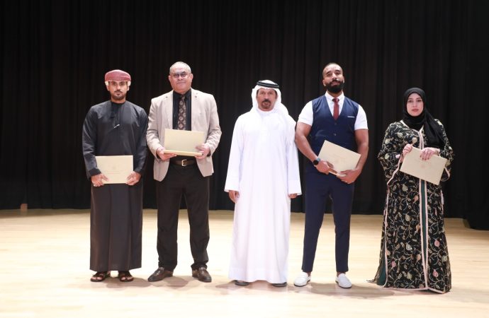 الشعراء: الصقري وحزمون واليمني استحضروا السفر وما أسره النخل في في بيت الشعر بالشارقة