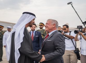 الملك والرئيس الإماراتي يؤكدان رفضهما للتصريحات الإسرائيلية التي تهدد سيادة دول الإقليم