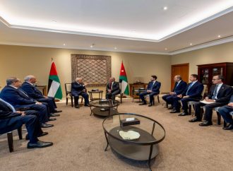 الملك يؤكد للرئيس عباس دعم الأردن الراسخ للأشقاء الفلسطينيين