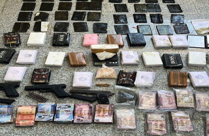 تفكيك خلية من 14 شخصا مرتبطة بعصابات دولية لتهريب المخدرات