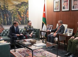 رئيس الوزراء يبحث سبل التعاون في المجالات الدفاعيَّة مع وزير الدِّفاع الأوزبكي