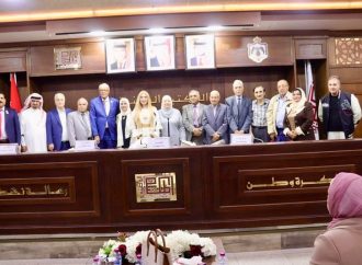 بالصور : السهيل ترعى حفل أشهار كتاب “المرأة والرجل… كل في دنياه” للدكتور زياد الشدفان في المكتبة الوطنية.