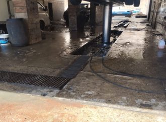 ضبط محطة غسيل سيارات في عين غزال تعتدي على خط مياه رئيسي