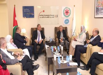 وزير البيئة: مبادرة لتوزيع أكياس قماشية مدعومة بدلا من البلاستيكية