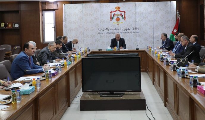 وزير الشؤون السياسية يلتقي قيادات حزب المحافظين الأردني