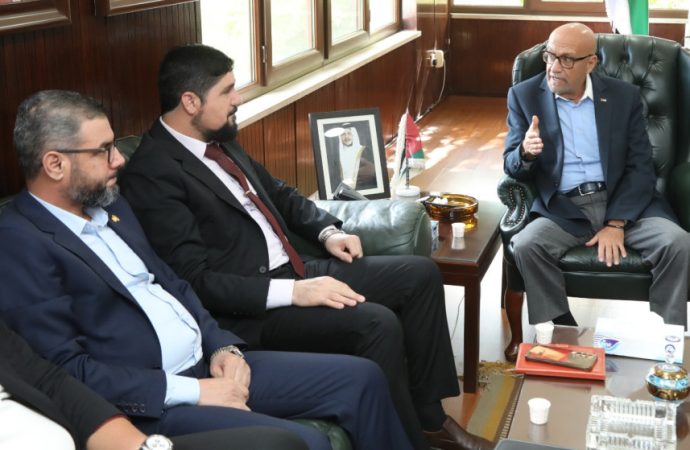 وزير المياه والري يستقبل وفد وزارة الطاقة السوري