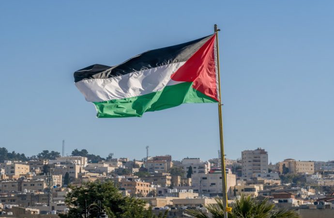 وزير خارجية البرتغال يعلن اعتراف بلاده بالدولة الفلسطينية