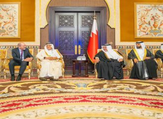 ولي العهد البحريني يستقبل رؤساء الوفود العربية المشاركة بحوار المنامة