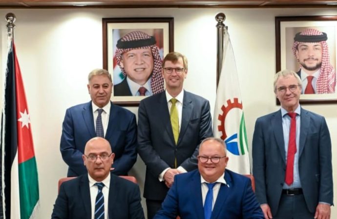 البوتاس العربية” توقّع اتفاقية الخدمات الهندسية لمصنع البلورة الباردة الثالث مع شركة “سي إي سي” الألمانية ضمن مشروع التوسعة الجنوبية