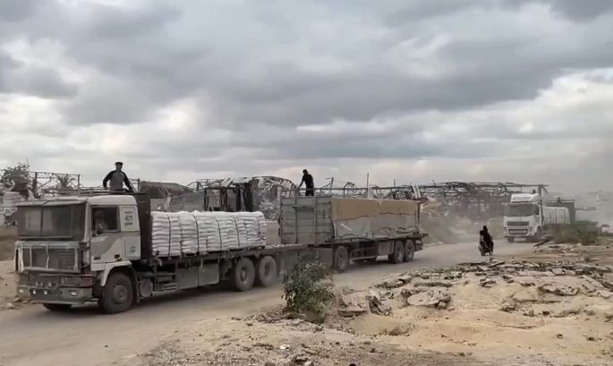 إعلام غزة الحكومي: دخول 173 شاحنة مساعدات يوم الأحد بينها 6 شاحنات وقود