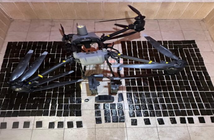 الجيش يحبط محاولة تهريب مواد مخدرة بوساطة طائرة مسيّرة