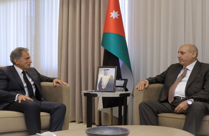 القاضي وحسان يؤكدان أهمية التعاون بين الحكومة والنواب