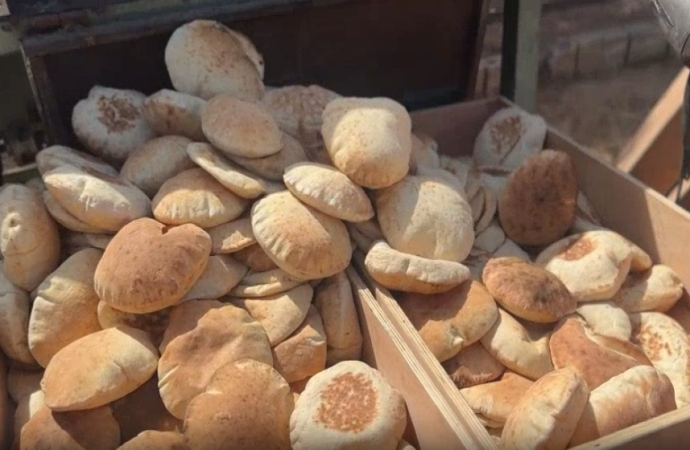 المخبز الأردني يكثف عمله في وسط غزة