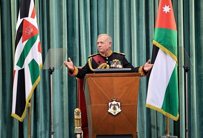 الملك يؤكد على ضرورة الاستمرار في تنفيذ رؤية التحديث الاقتصادي – فيديو