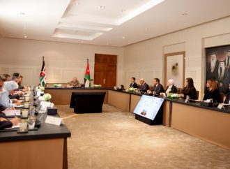 الملك يدعو إلى فتح أسواق جديدة أمام الصناعات الأردنية