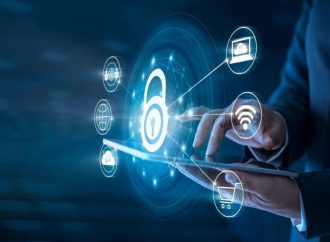 تحذير من صفحات احتيالية وهمية تحمل أسماء لشخصيات عامّة وتدّعي التداول المالي