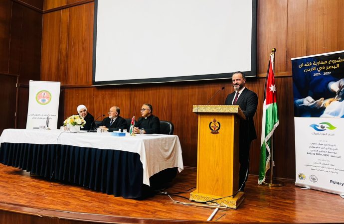 بالصور  : جلسة توعوية بعنوان “امنح النور لغيرك ” في مستشفى الأمير حمزة