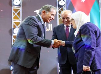 رئيس الوزراء يرعى حفل التكريم السنوي للمعلمين بمناسبة يوم المعلم العالمي