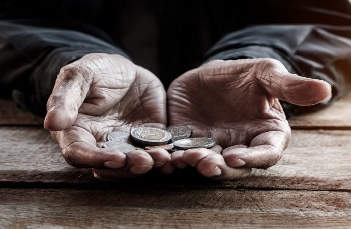 ضبط 919 متسولا ومتسولة الشهر الماضي