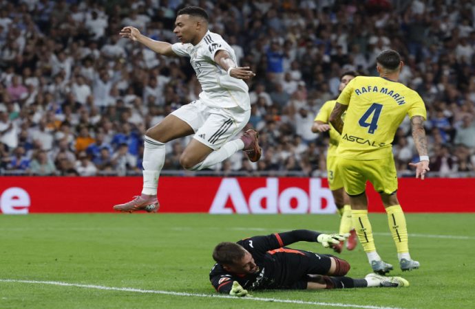 فينيسيوس يقود ريال مدريد إلى صدارة الدوري الإسباني موقتا