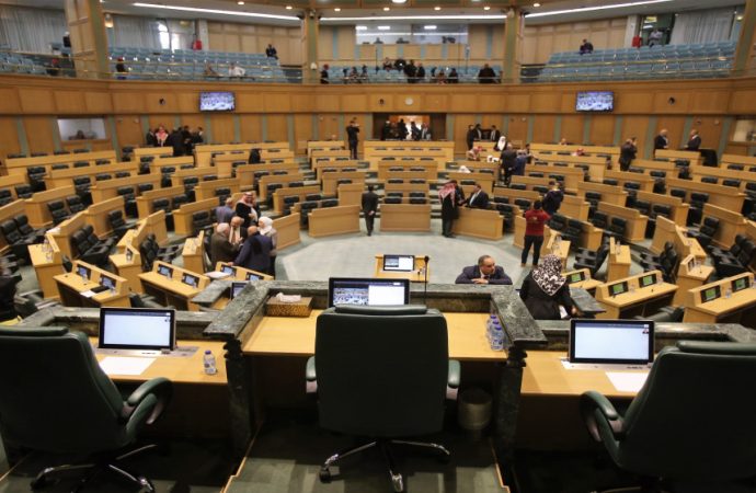 تقرير راصد: النواب قدموا 1125 سؤالا برلمانيا خلال عام ناقشوا 5% منها
