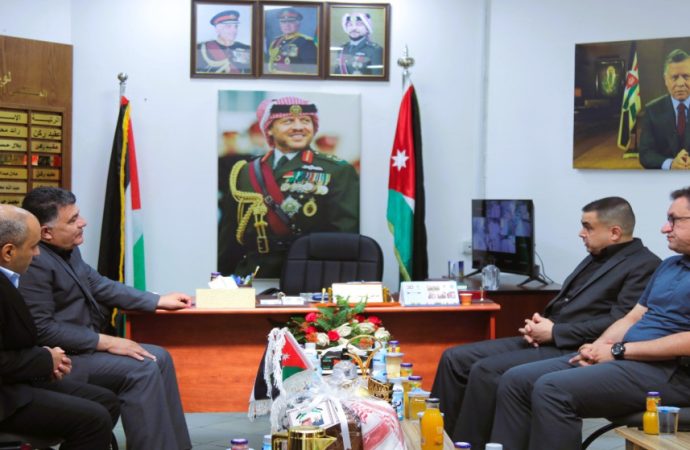 محافظ نابلس يشيد بدور المستشفى الميداني الأردني بتقديم الخدمات الطبية