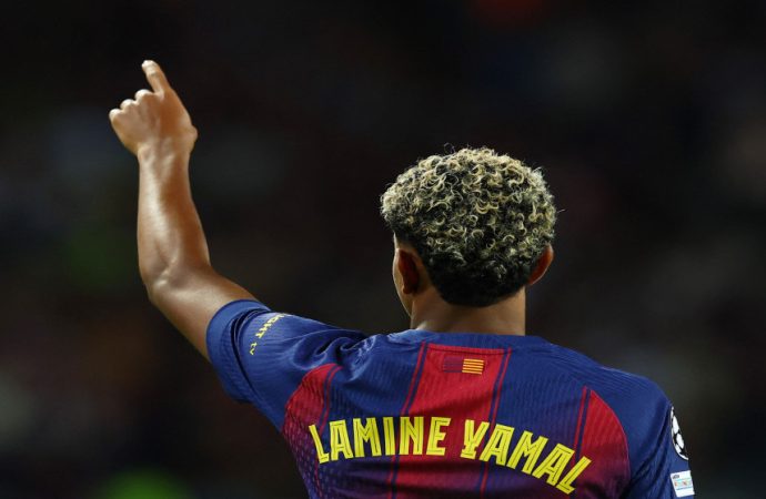 مساعد مدرب برشلونة: الانتقادات ستحفز لامين جمال في الكلاسيكو