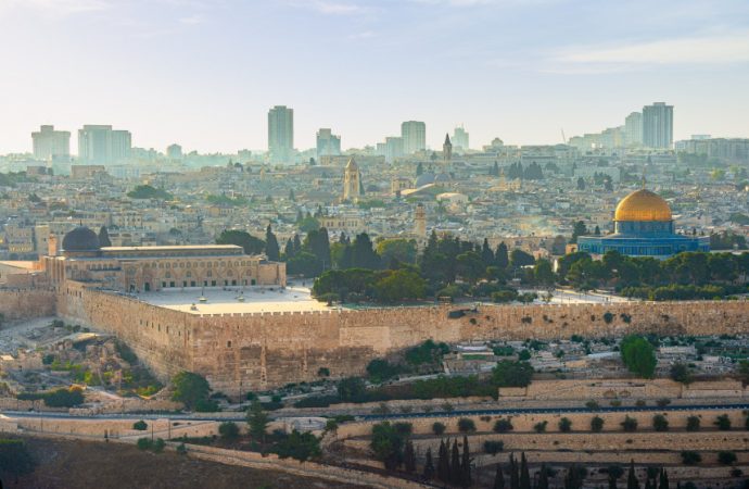 مستشار محافظ القدس الهدنة في غزة لم تثنِ الاحتلال عن التصعيد في القدس