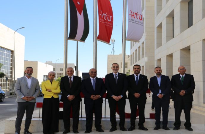 نقابة الصحفيين وجامعة الحسين التقنية توقعان مذكرة تفاهم