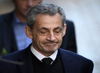 نيكولا ساركوزي يدخل السجن في سابقة لرئيس فرنسي
