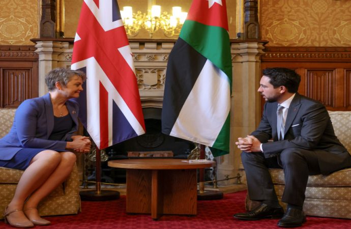 ولي العهد يشدد على أهمية دعم السلطة الوطنية الفلسطينية