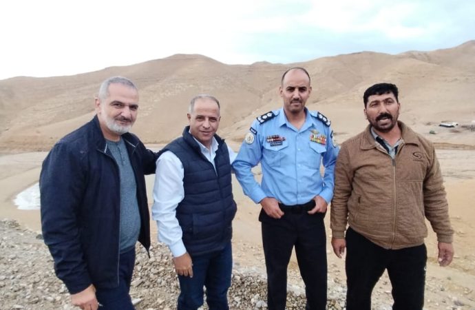 بالصور : الهقيش يتفقد آثار المنخفض الجوي في لواء فقوع .