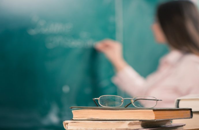 نظام حكومي جديد لأندية المعلمين يتيح انتسابا اختياريا ويمنح الأعضاء خدمات صندوق التكافل