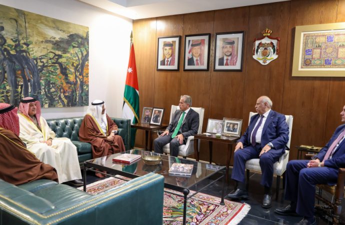 رئيس الوزراء يلتقي مع رئيس مجلس الشورى البحريني