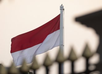 54 جريحا بانفجار مجهول المصدر في مسجد داخل مدرسة بالعاصمة الإندونيسية