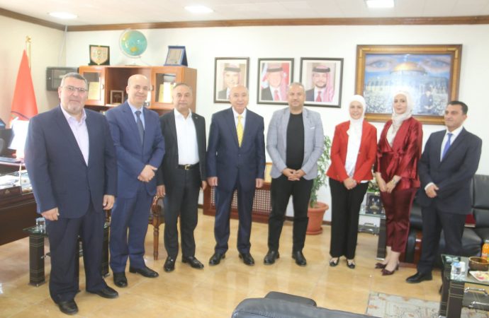 رئيس جامعة مؤتة يستقبل إدارة بنك الدواء الخيري لبحث آفاق التعاون المشترك