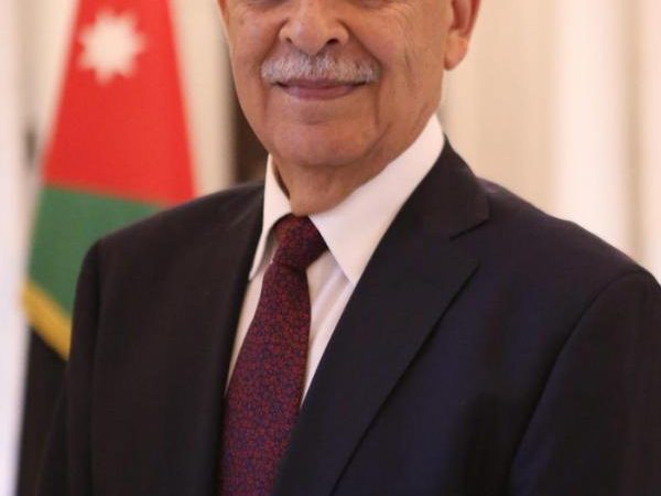 مندوبا عن الملك وولي العهد .. العيسوي يعزي أبو تايه