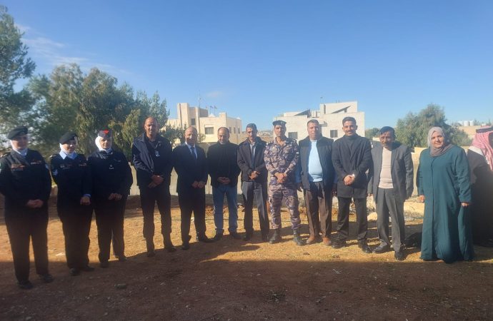 بالصور : الهقيش يطلق فعاليات زراعة أشجار في مركز شابات فقوع ضمن مبادرة “زراعة مليون شجرة