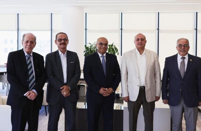نقيب الصحفيين ونائبه في ضيافة عمان الاهلية استقبل الدكتور ماهر الحوراني رئيس هيئة