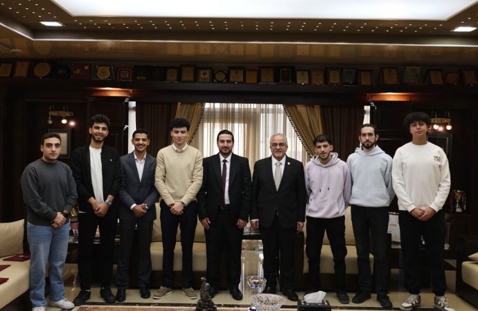 كرّم رئيس جامعة عمّان الأهلية، الأستاذ الدكتور ساري حمدان، فريق الجامعة الفائز بالمركز الثاني على مستوى الجامعات الأردنية، والمركز الأول في فئة الويب المتقدّم في مسابقة IEEE Jordan Cybersecurity 2025 للأمن السيبراني.