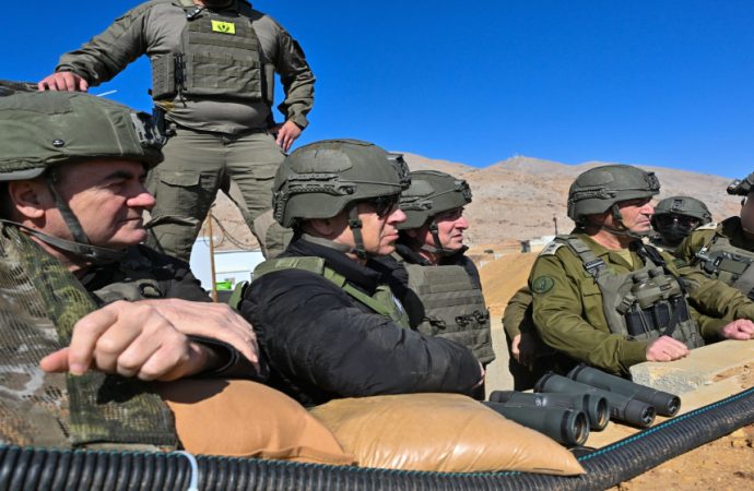 نتنياهو يزور القوات الإسرائيلية على الجانب السوري من خط فضّ الاشتباك